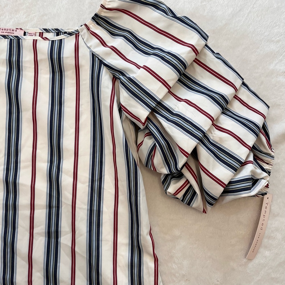 Small off the shoulder blouse. NWT.